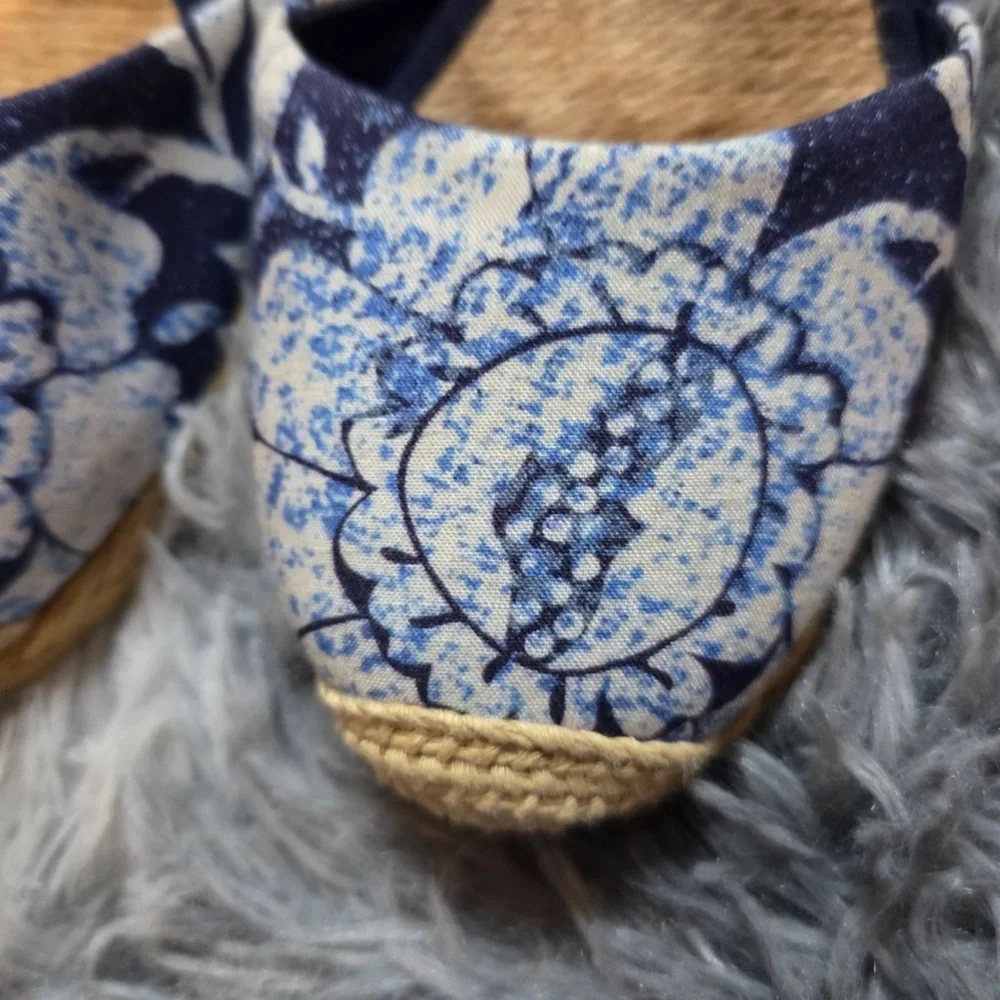 LAUREN Ralph Lauren Navy Floral Espadrille Wedge Sandals, Size 8